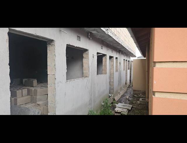 3 BEDROOM HOUSE FOR SALE IN CHARLESVILLE